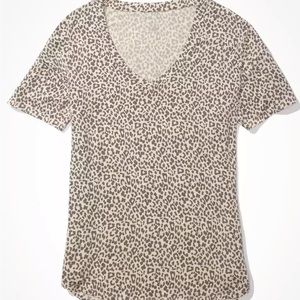 American Eagle size XL super soft tee leopard print black